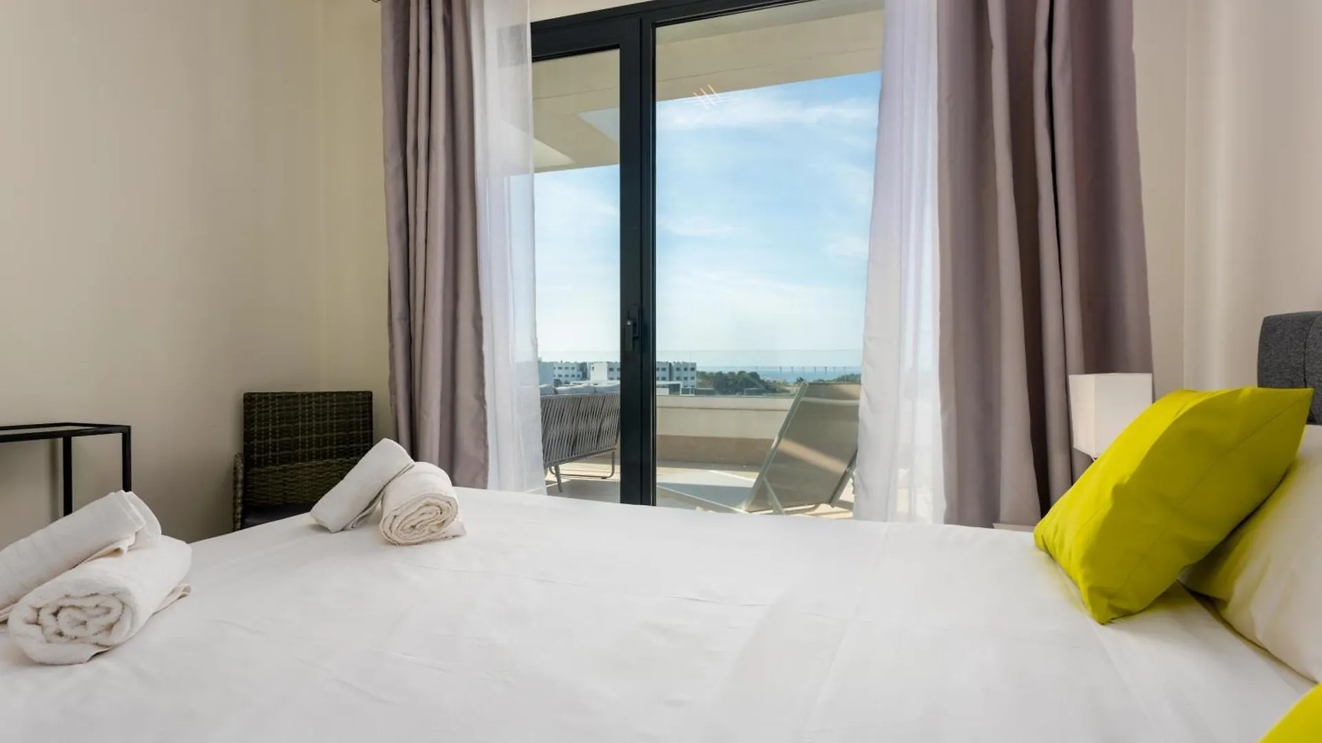 Las Olas Estepona 0*,  Spain